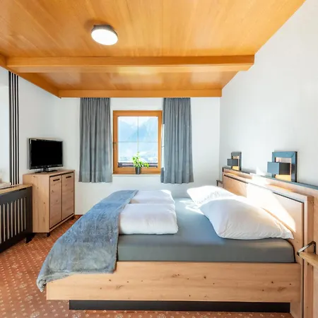 Mayrhofen Near Horbergbahn, Cleaning Included Appartement *