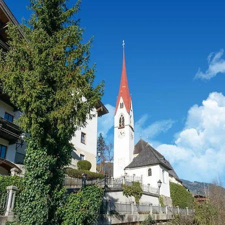 Mayrhofen Near Horbergbahn, Cleaning Included Διαμέρισμα