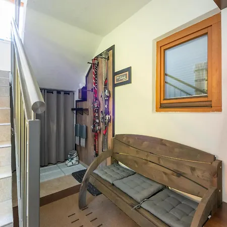 Mayrhofen Near Horbergbahn, Cleaning Included Appartement