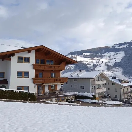 Διαμέρισμα Mayrhofen Near Horbergbahn, Cleaning Included *